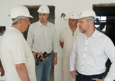 Сергей Грачёв оценил ход ремонта важных объектов Бузулука