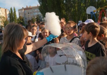 «Лето во дворе» собрало жителей улицы Шевченко