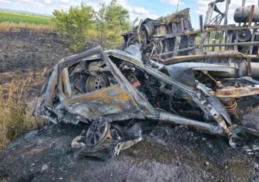 В Бузулукском районе в результате тройного ДТП погиб 1 человек, два автомобиля загорелись