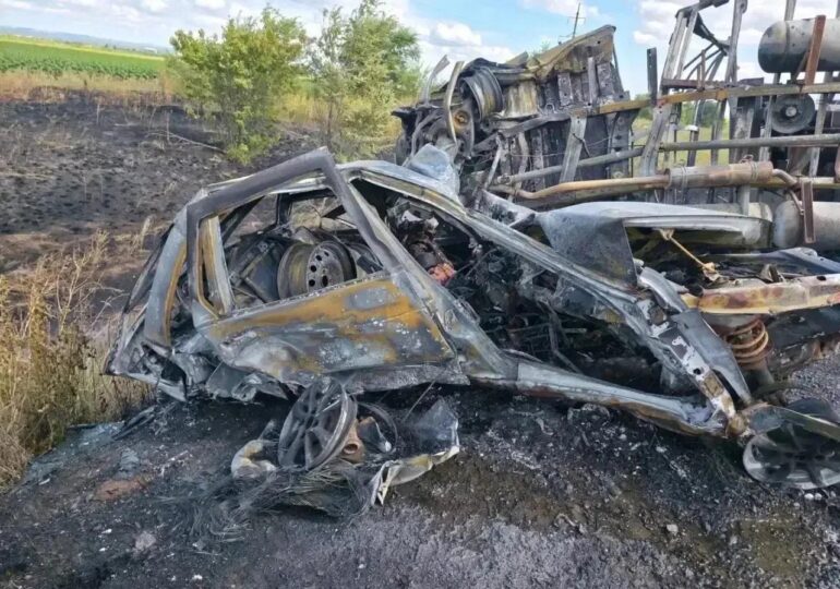 В Бузулукском районе в результате тройного ДТП погиб 1 человек, два автомобиля загорелись